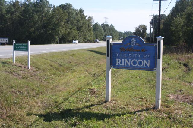 Roadside Hotel Sign Board